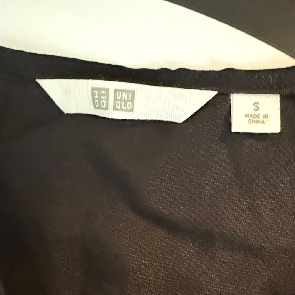 Uniqlo Black Tank Top - Picture 4 of 4